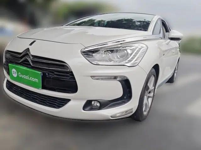 DS 5 2014 1.6T Luxury Edition THP160