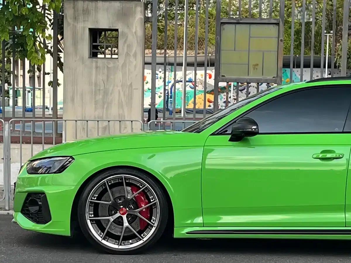 2023 Audi RS4 Avant Dark Gold Edition — миниатюра 11