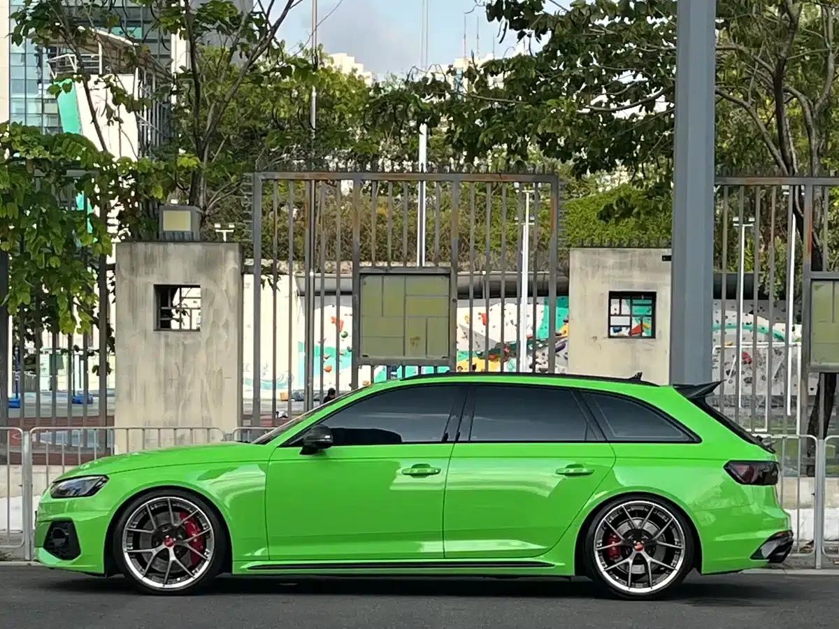 2023 Audi RS4 Avant Dark Gold Edition — миниатюра 4