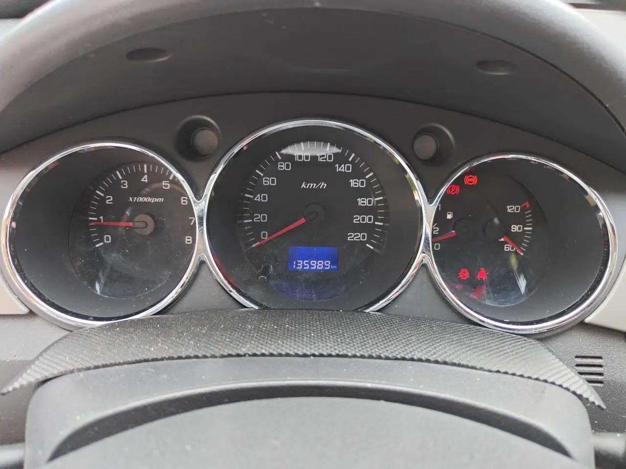 Dongfeng Aeolus H30 2011 CROSS 1.6L Manual Zunyi Model — миниатюра 12