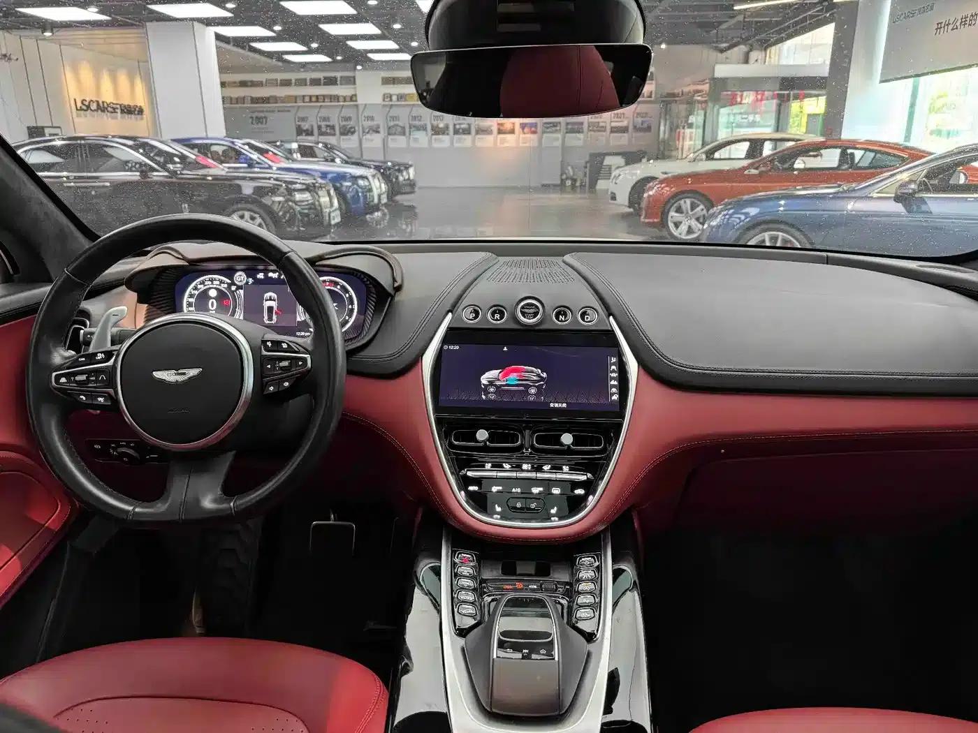 Aston Martin DBX 2023 3.0T STRAIGHT-SIX — миниатюра 8