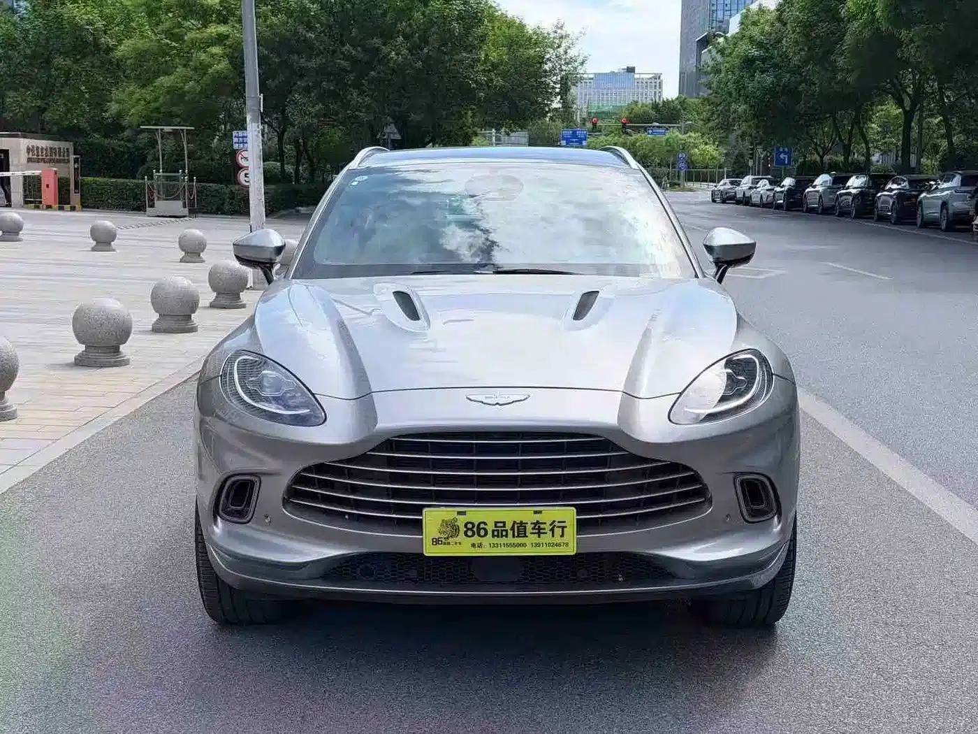 Aston Martin DBX 2023 3.0T STRAIGHT-SIX — миниатюра 1