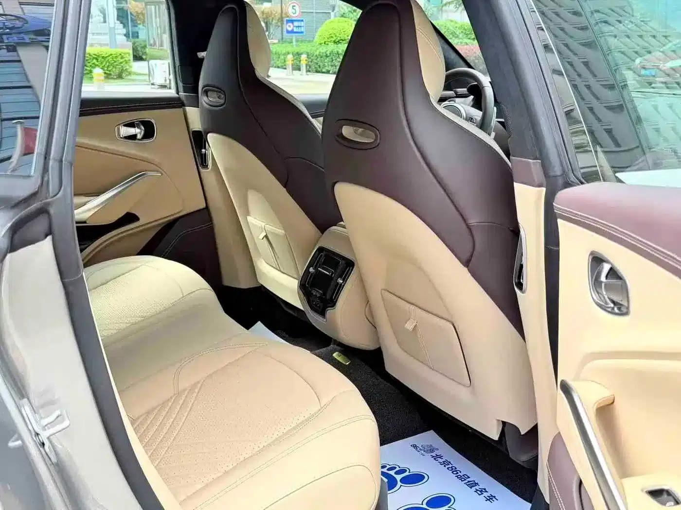 Aston Martin DBX 2023 3.0T STRAIGHT-SIX — миниатюра 14