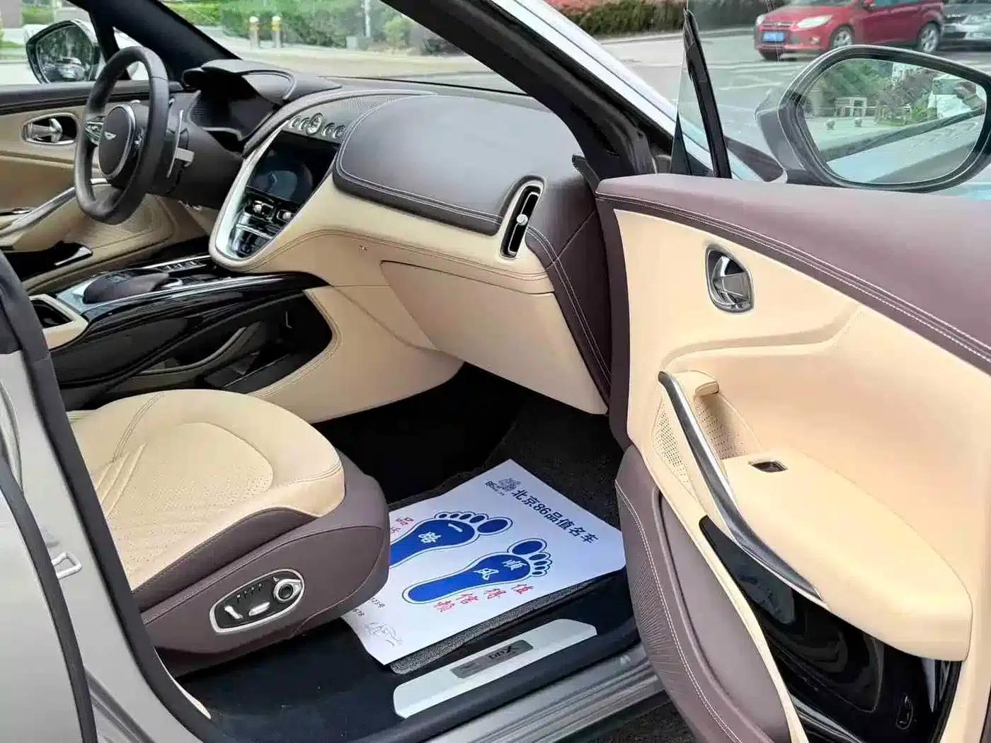 Aston Martin DBX 2023 3.0T STRAIGHT-SIX — миниатюра 15