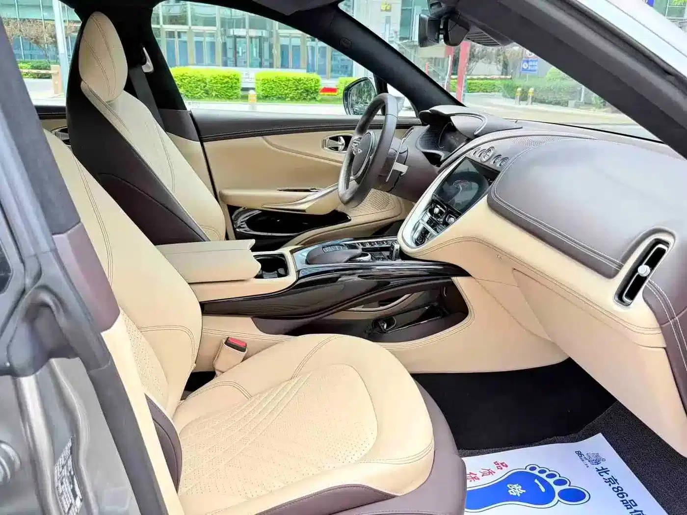 Aston Martin DBX 2023 3.0T STRAIGHT-SIX — миниатюра 10
