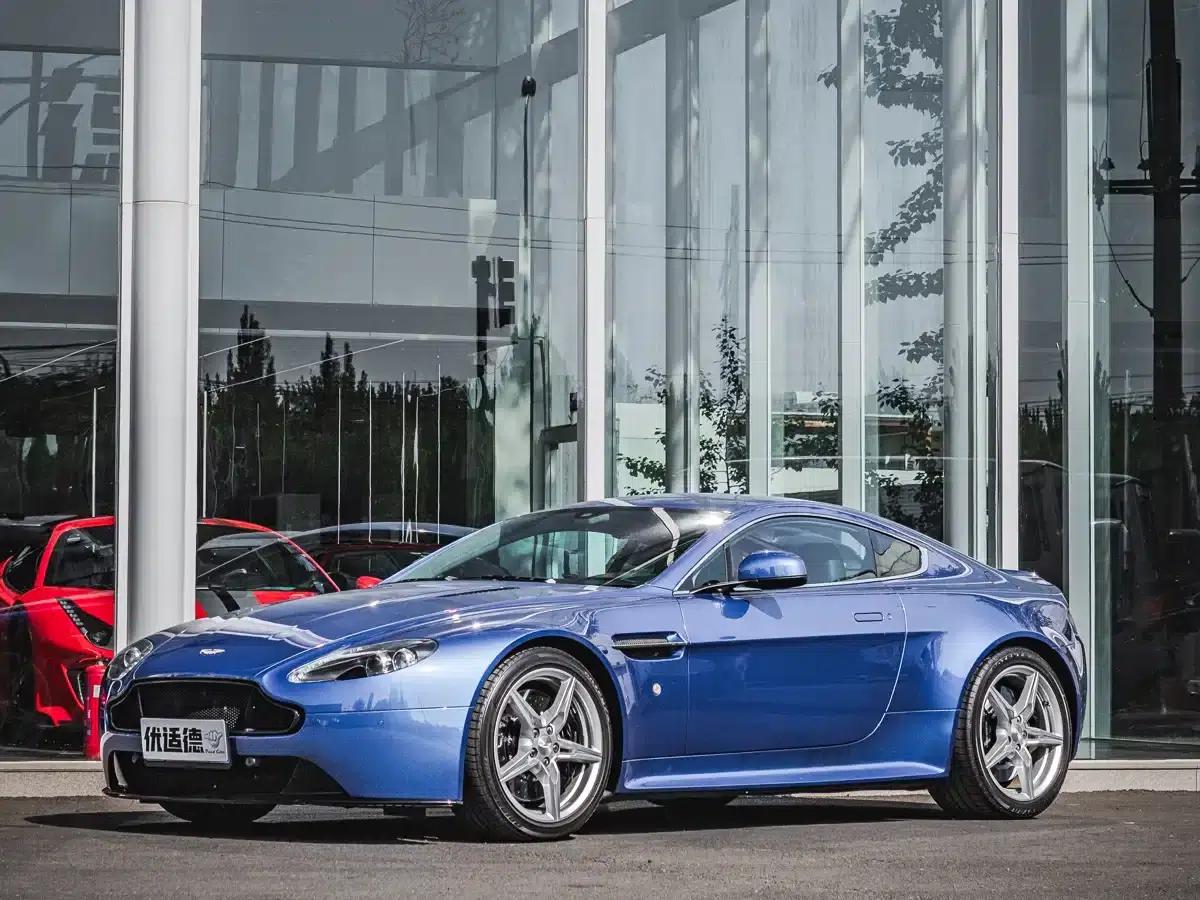 2016 V8 Vantage 4.7L Coupe — миниатюра 1