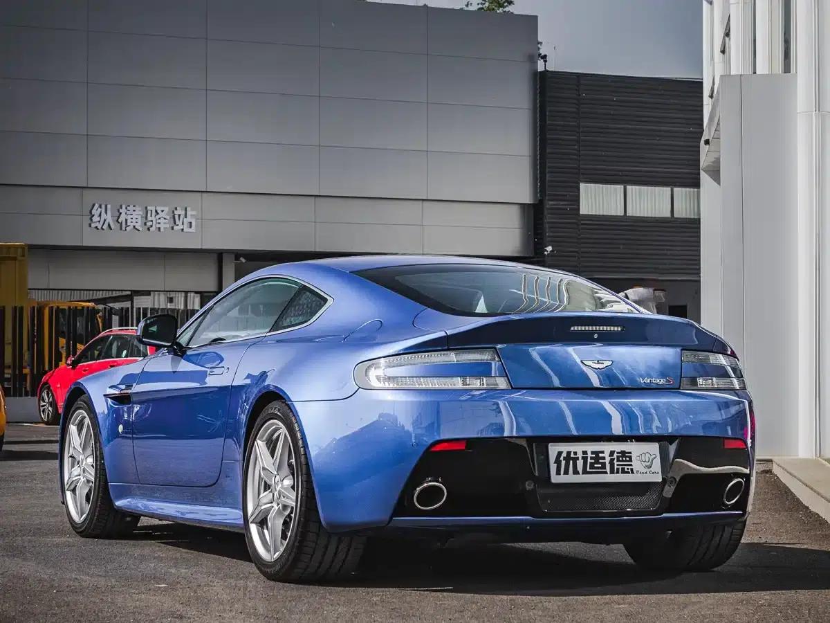 2016 V8 Vantage 4.7L Coupe — миниатюра 3