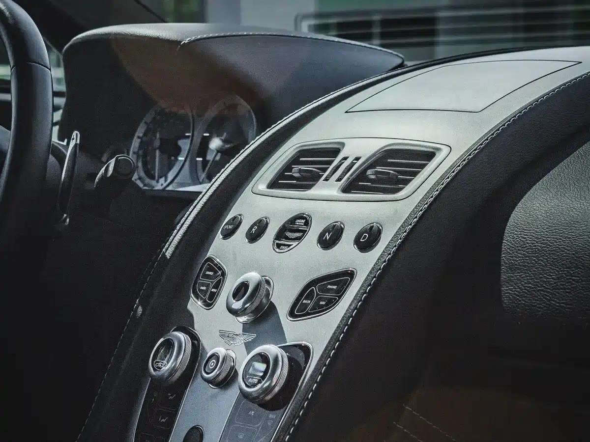 2016 V8 Vantage 4.7L Coupe — миниатюра 6