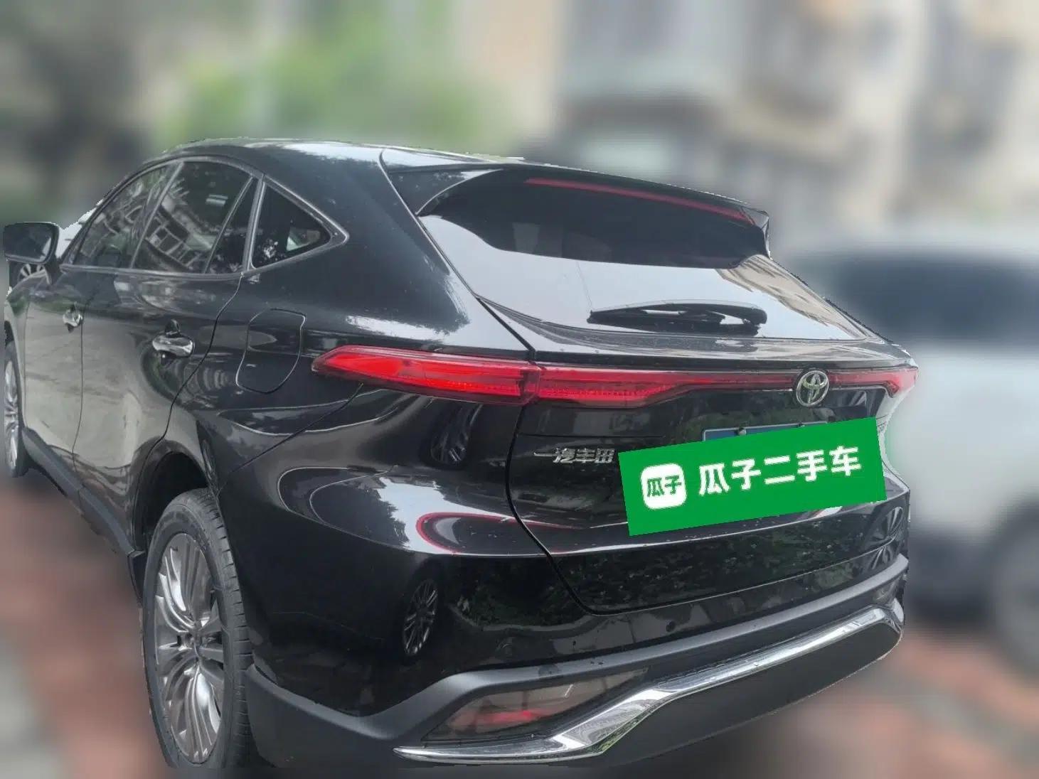 Toyota Harrier 2022 2.0L CVT Two-Wheel Drive Deluxe Edition — миниатюра 4