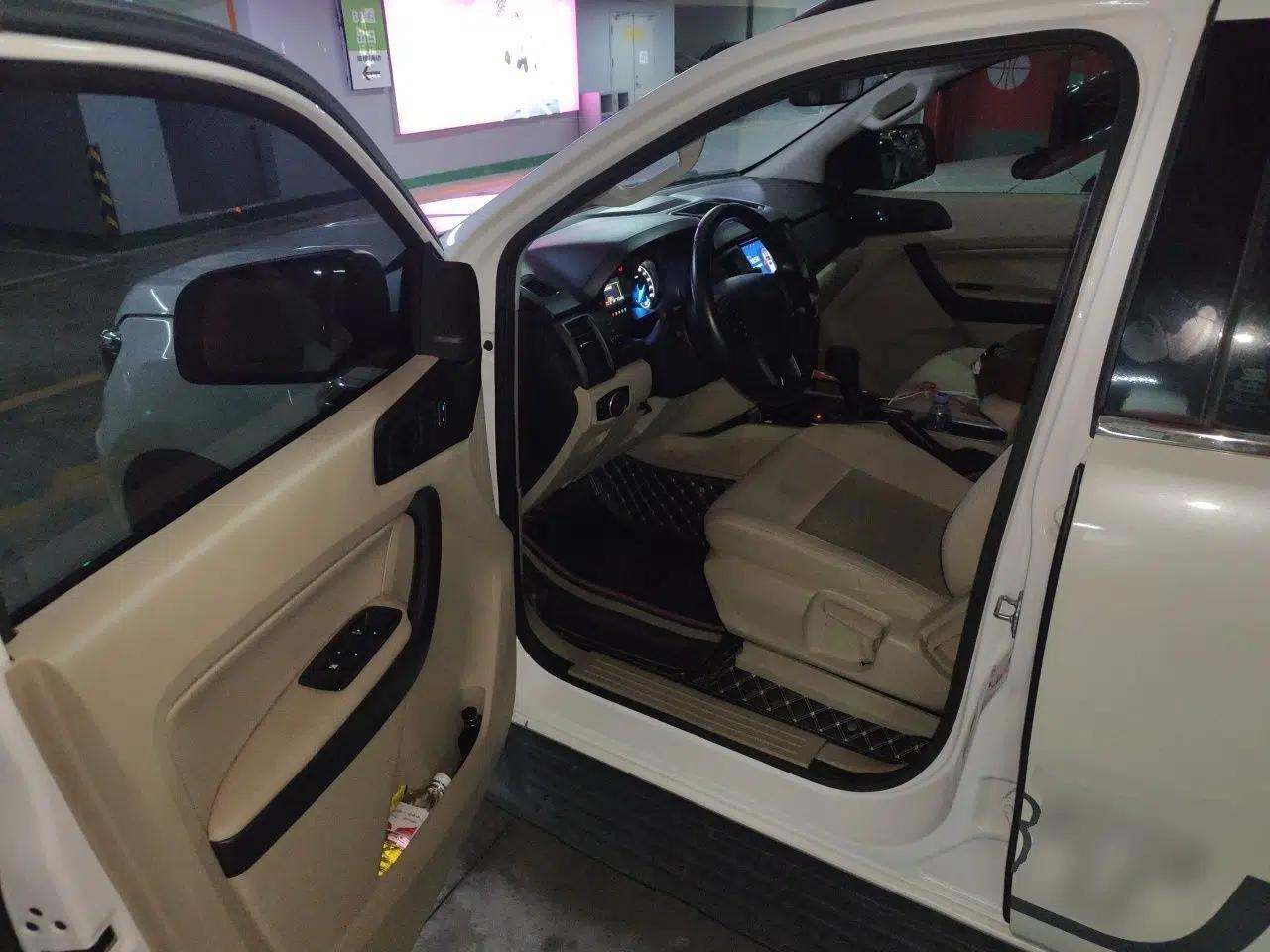 Ford Everest 2019 2.0T Gasoline Automatic 4x4 Elite Edition 5 Seats — миниатюра 17