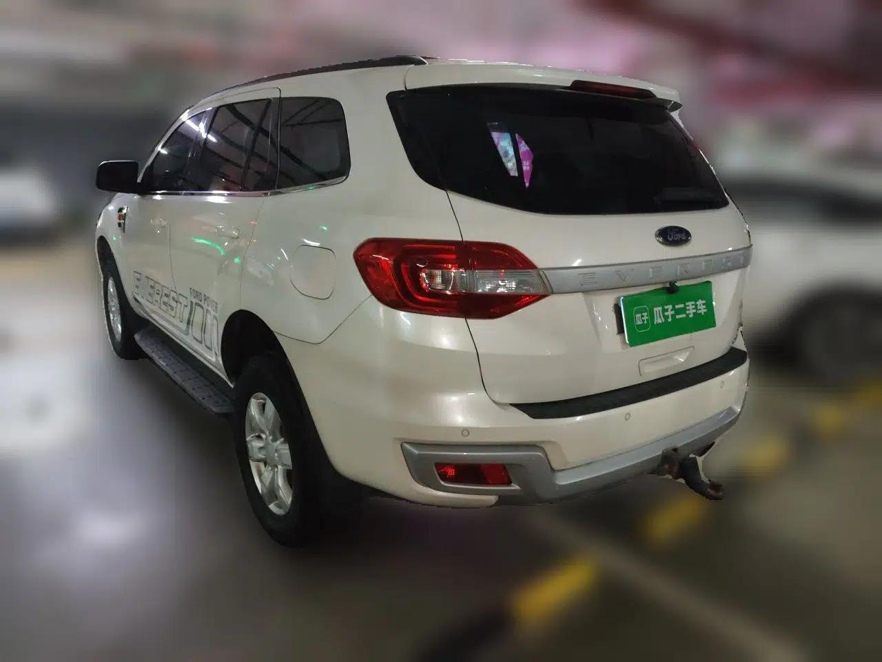 Ford Everest 2019 2.0T Gasoline Automatic 4x4 Elite Edition 5 Seats — миниатюра 4