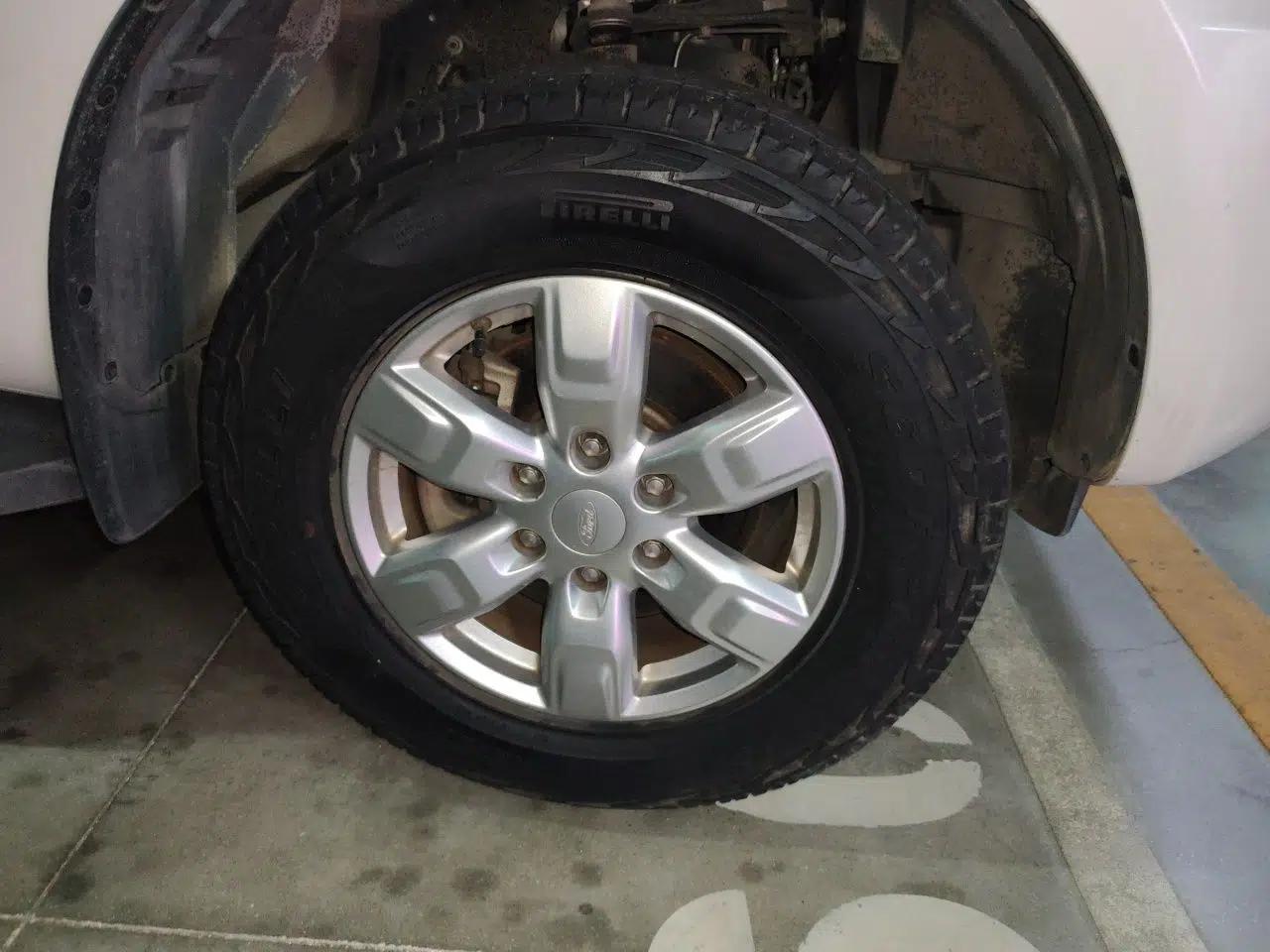 Ford Everest 2019 2.0T Gasoline Automatic 4x4 Elite Edition 5 Seats — миниатюра 8