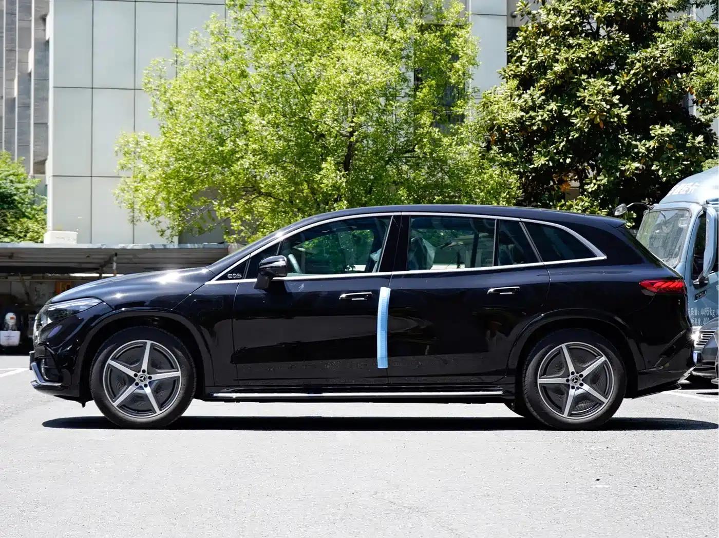 Mercedes-Benz EQS SUV 2025 500 4MATIC — миниатюра 3