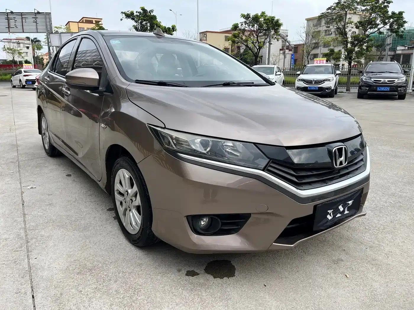 2016 Honda Greiz 1.5L CVT Classic Edition — миниатюра 3