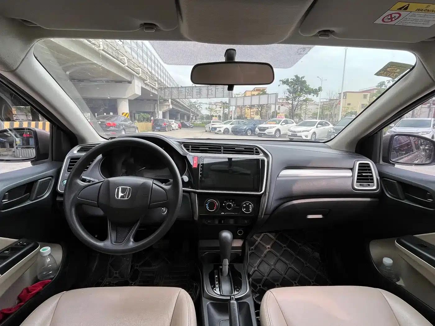 2016 Honda Greiz 1.5L CVT Classic Edition — миниатюра 9