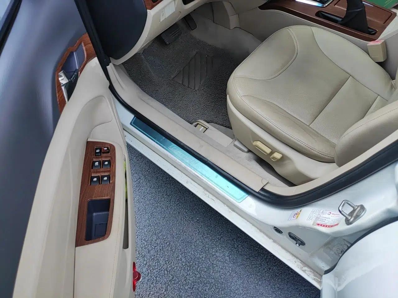 GAC Trumpchi GA5 New Energy 2015 Range-Extended Luxury Edition — миниатюра 17