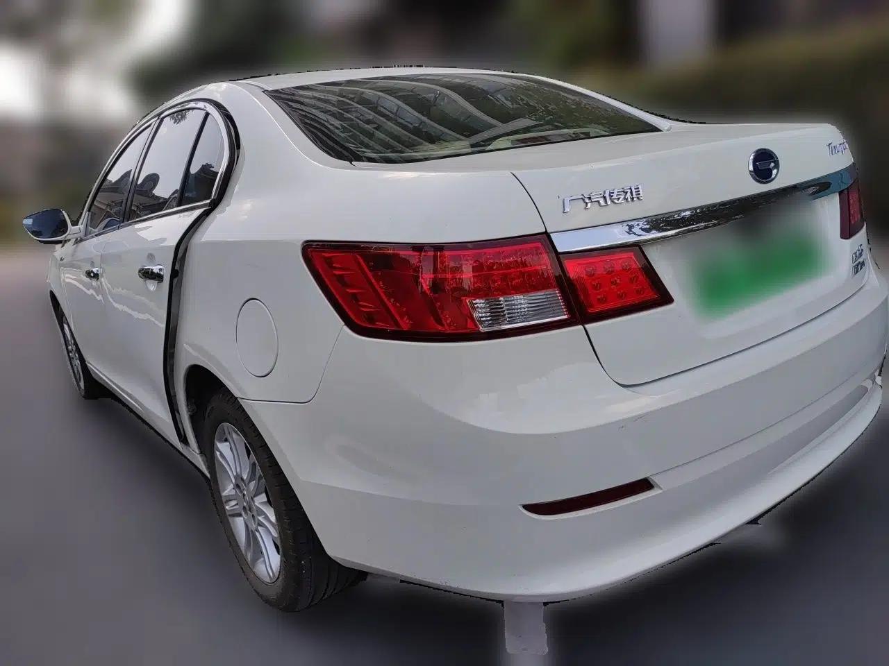 GAC Trumpchi GA5 New Energy 2015 Range-Extended Luxury Edition — миниатюра 4