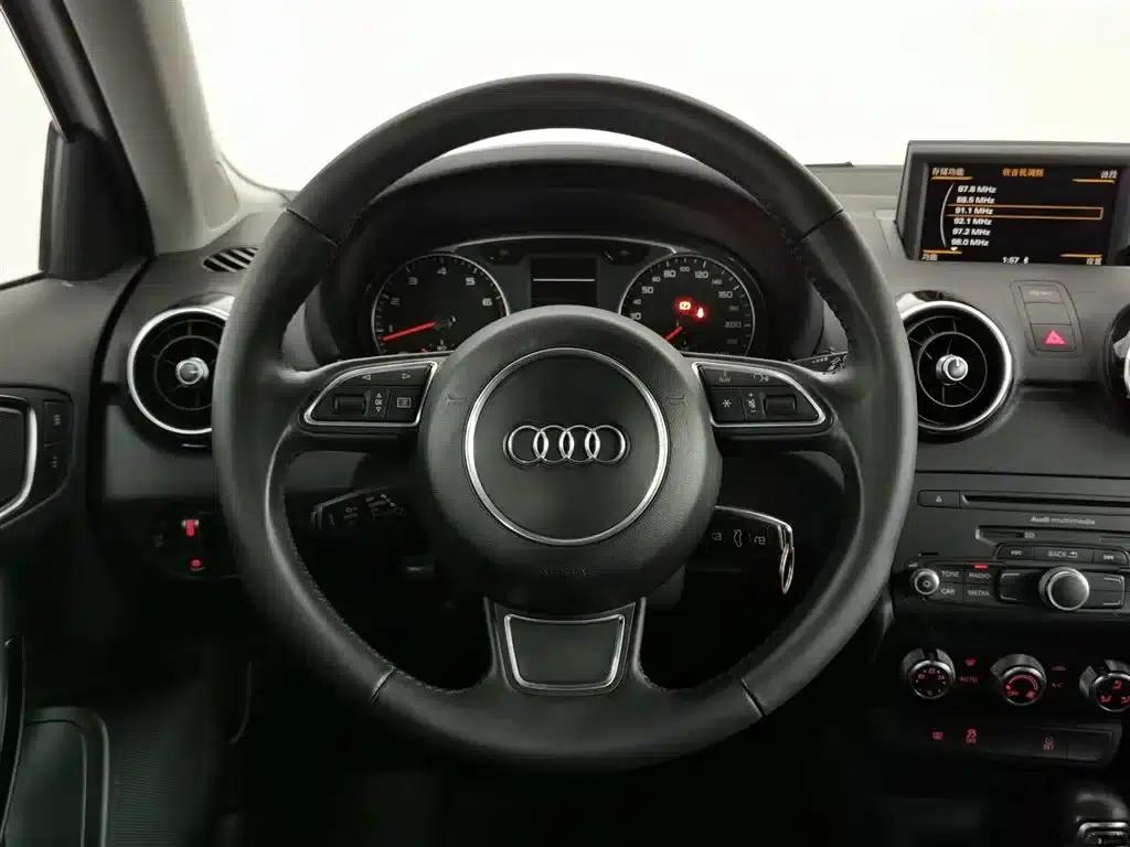 Audi A1 2014 30 TFSI Sportback Comfort — миниатюра 11