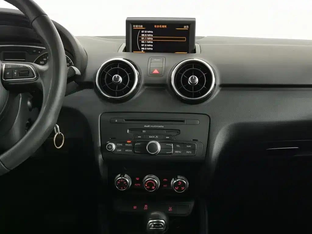 Audi A1 2014 30 TFSI Sportback Comfort — миниатюра 12
