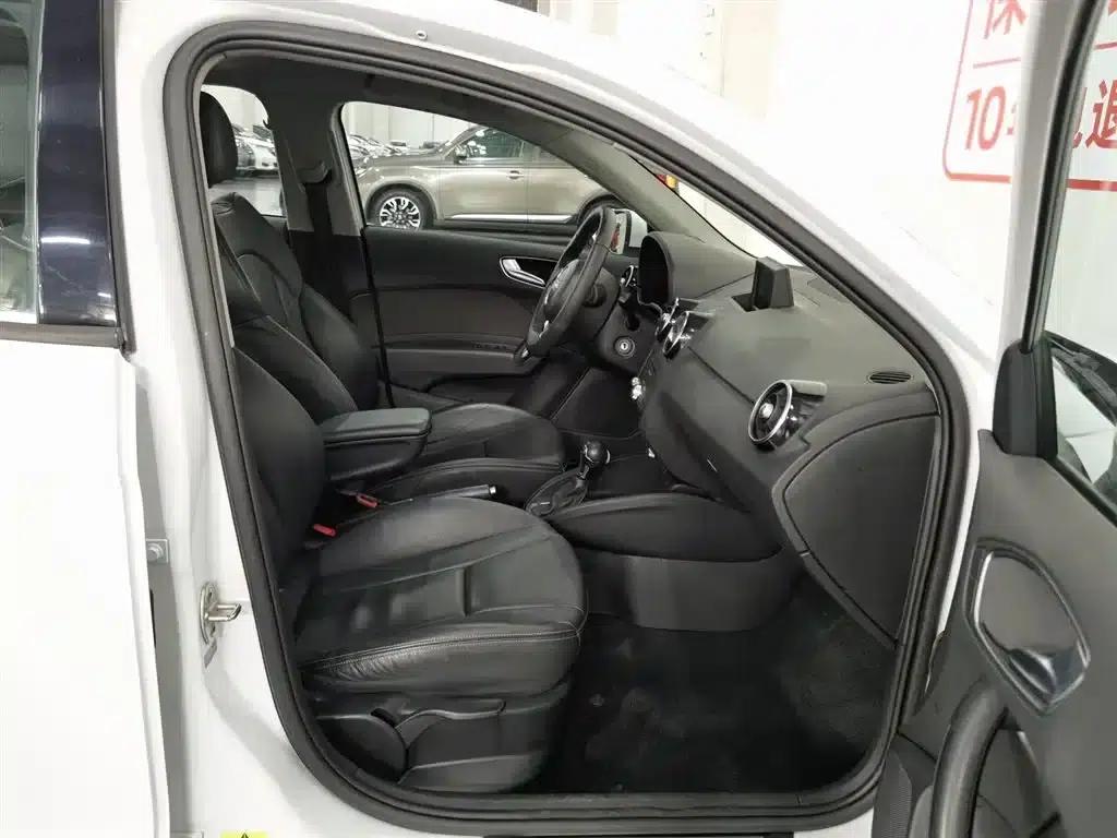 Audi A1 2014 30 TFSI Sportback Comfort — миниатюра 23