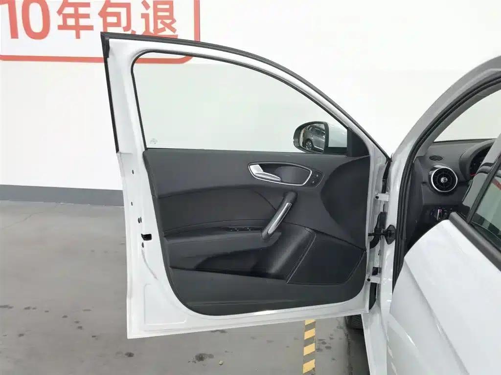 Audi A1 2014 30 TFSI Sportback Comfort — миниатюра 8