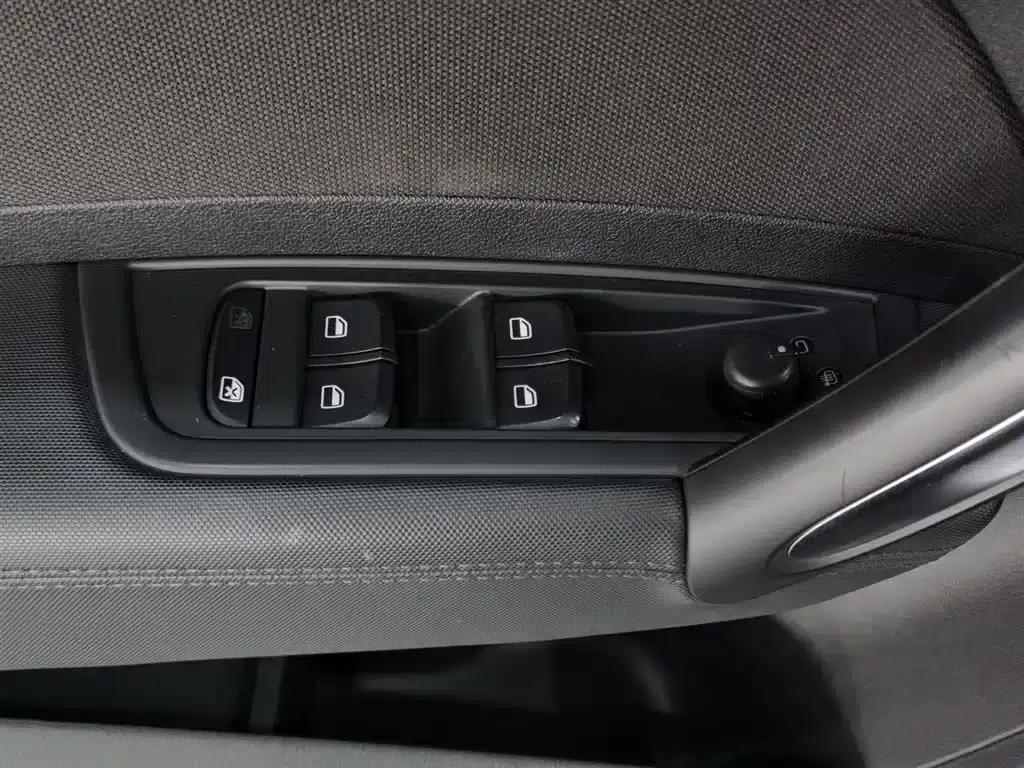 Audi A1 2014 30 TFSI Sportback Comfort — миниатюра 9