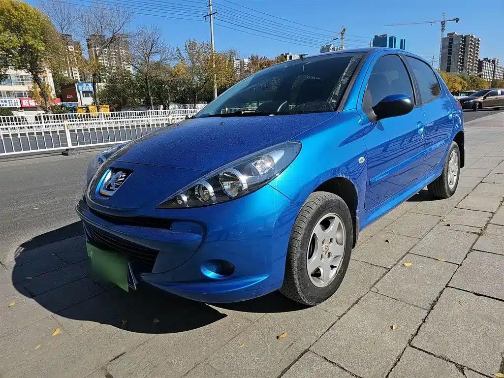Peugeot 207 2011 Hatchback 1.4L Manual Comfort Edition — миниатюра 1