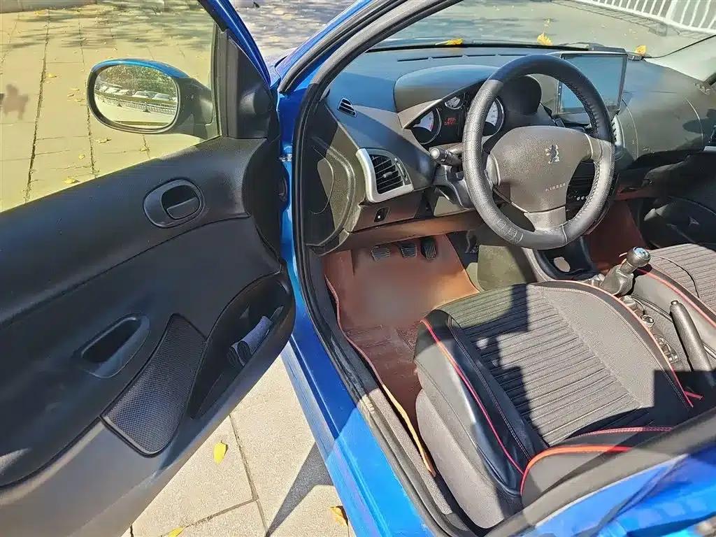 Peugeot 207 2011 Hatchback 1.4L Manual Comfort Edition — миниатюра 11
