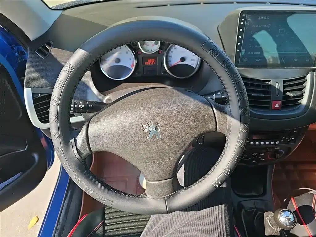 Peugeot 207 2011 Hatchback 1.4L Manual Comfort Edition — миниатюра 13