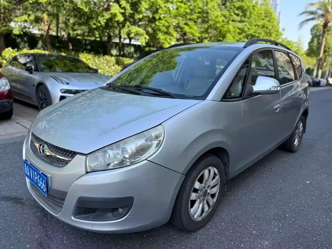 Refine M2 2011 1.8L MT Elegance 5-seater — миниатюра 1