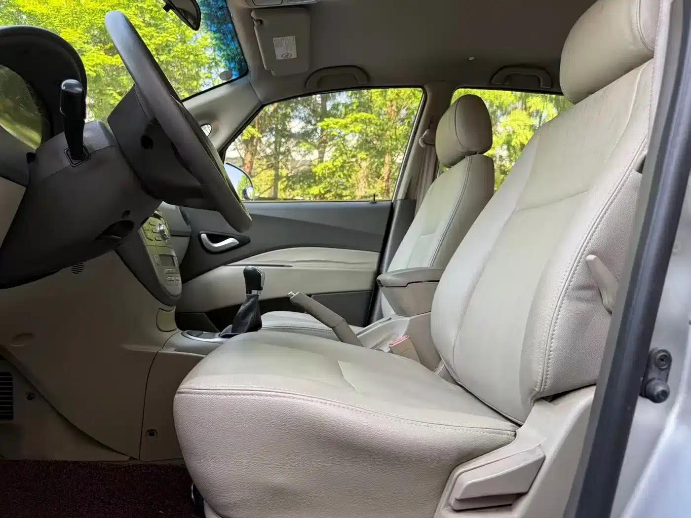 Refine M2 2011 1.8L MT Elegance 5-seater — миниатюра 11