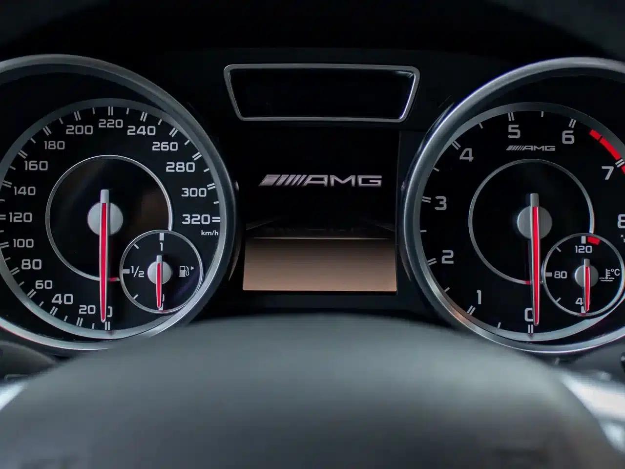 2012 Mercedes-Benz M-Class AMG ML 63 — миниатюра 14