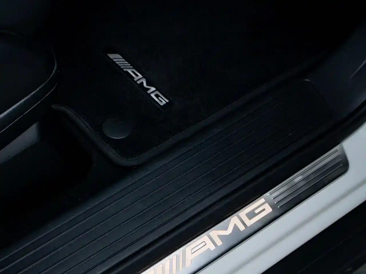 2012 Mercedes-Benz M-Class AMG ML 63 — миниатюра 15