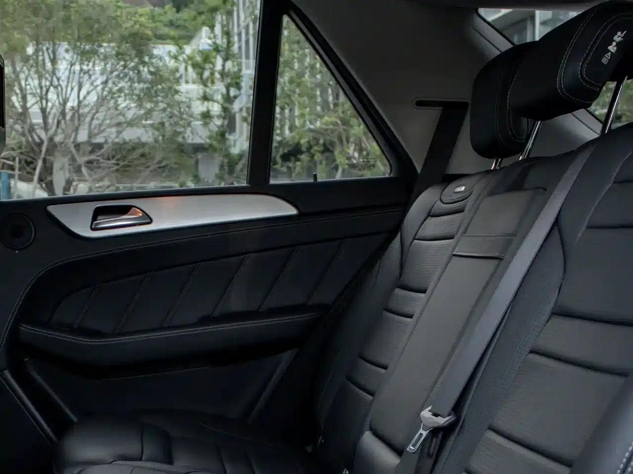 2012 Mercedes-Benz M-Class AMG ML 63 — миниатюра 17
