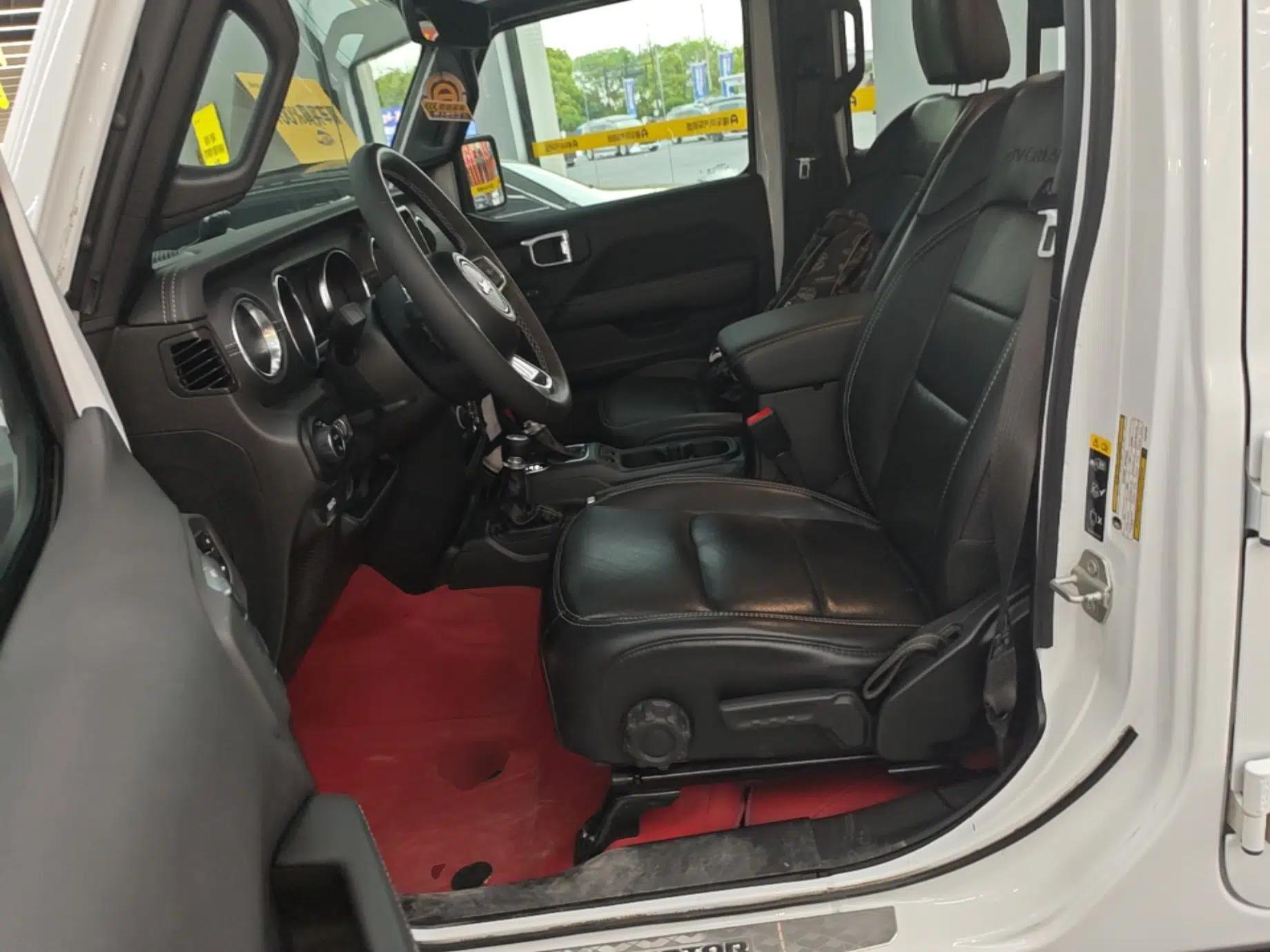 Jeep Gladiator 2023 3.6L Overland — миниатюра 17