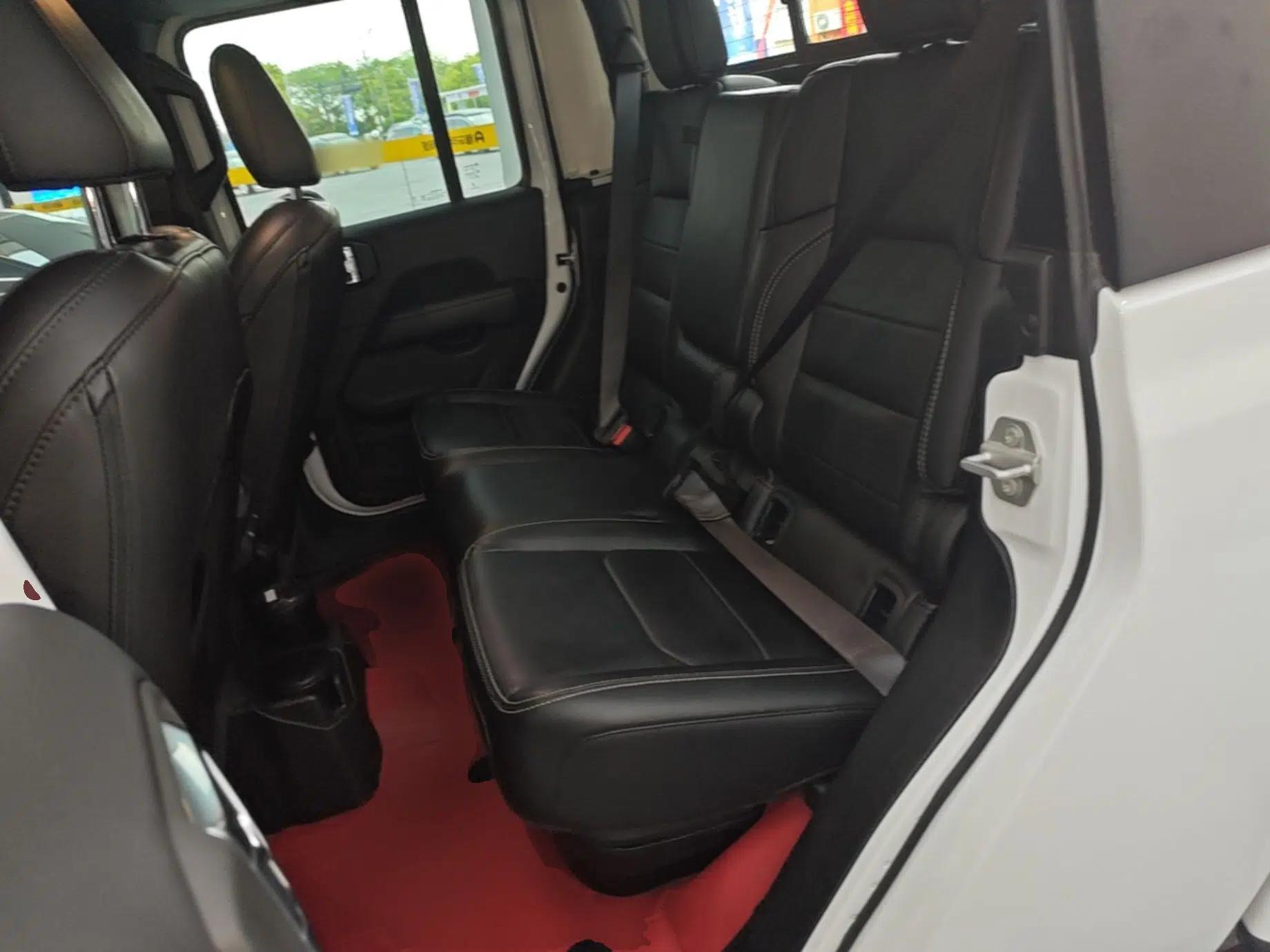 Jeep Gladiator 2023 3.6L Overland — миниатюра 19