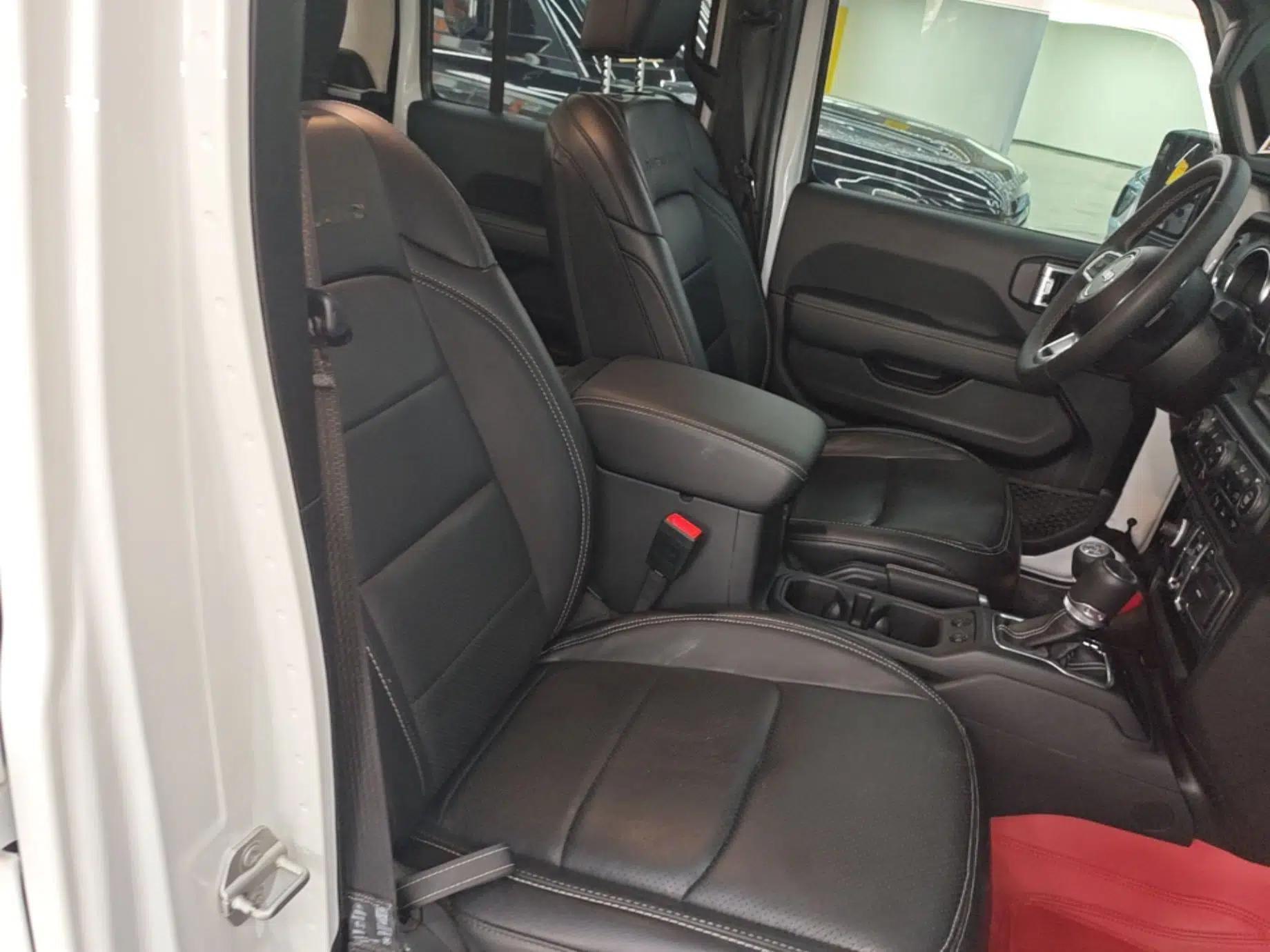 Jeep Gladiator 2023 3.6L Overland — миниатюра 23
