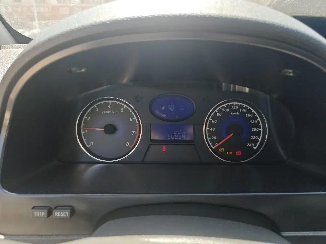 Geely Auto Classic Emgrand 2013 Hatchback 1.5L Manual Entry-Level Model — миниатюра 12