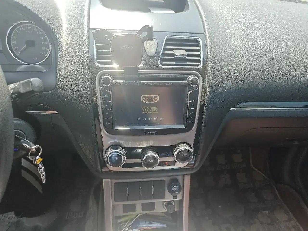 Geely Auto Classic Emgrand 2013 Hatchback 1.5L Manual Entry-Level Model — миниатюра 14