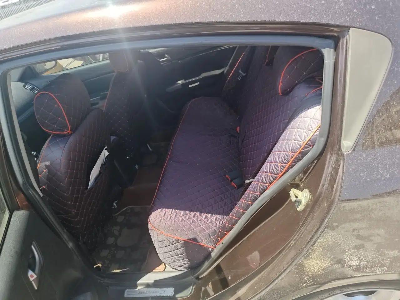 Geely Auto Classic Emgrand 2013 Hatchback 1.5L Manual Entry-Level Model — миниатюра 18