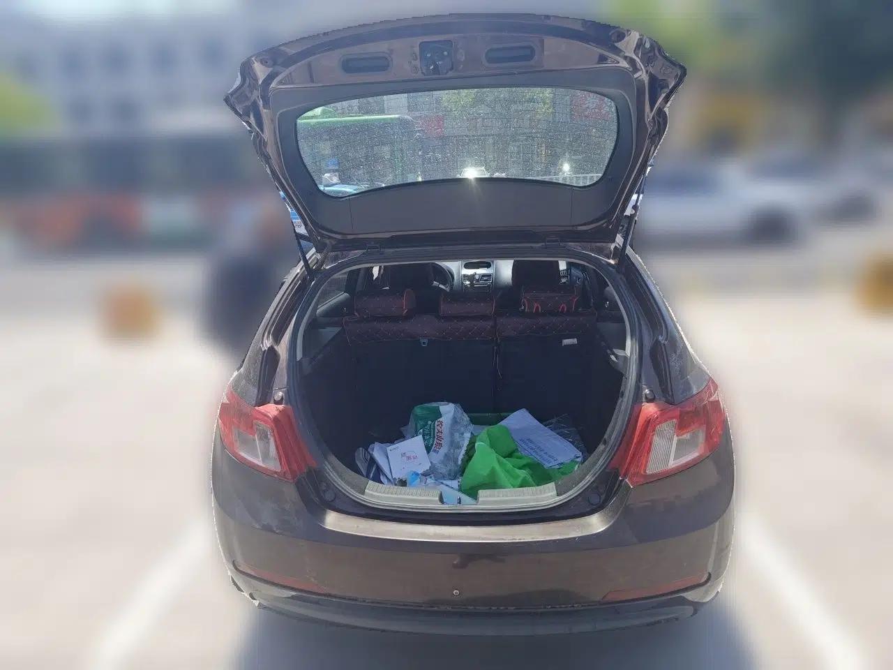 Geely Auto Classic Emgrand 2013 Hatchback 1.5L Manual Entry-Level Model — миниатюра 20