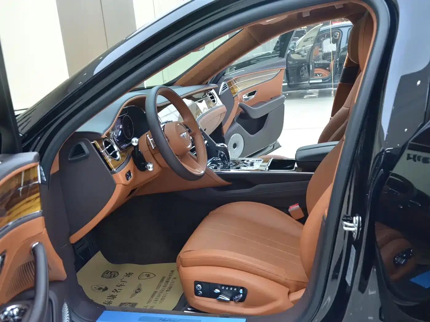2022 Flying Spur Plug-in Hybrid 2.9T V6 — миниатюра 4
