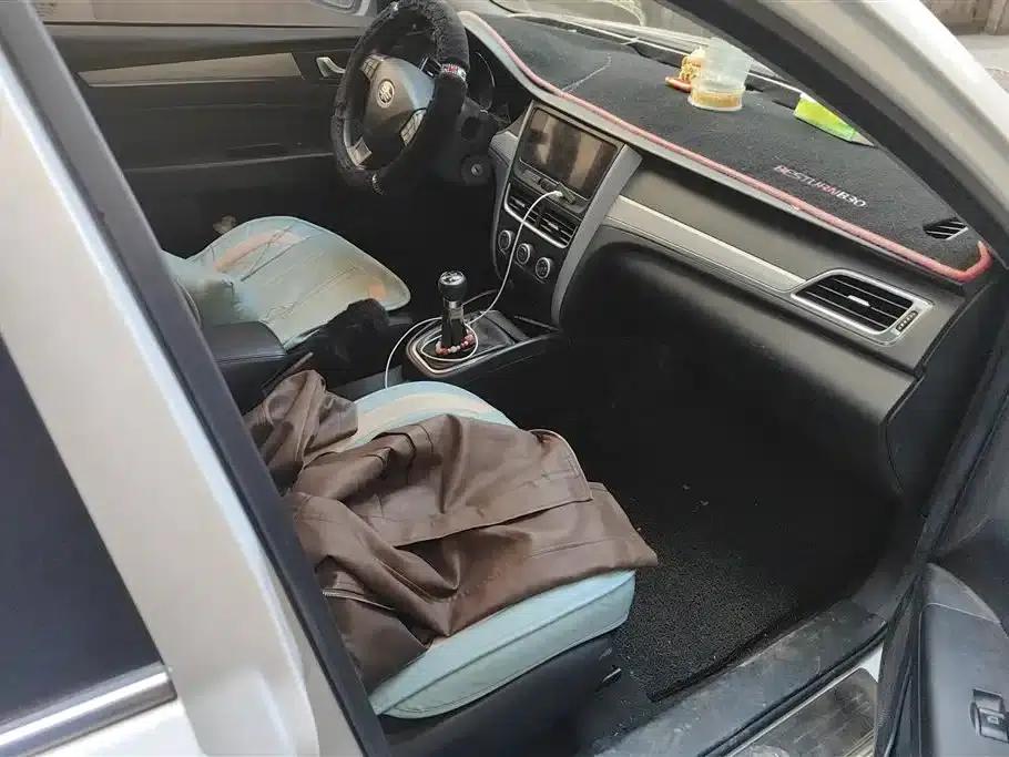 Besturn B30 2017 1.6L Manual Deluxe Edition — миниатюра 8