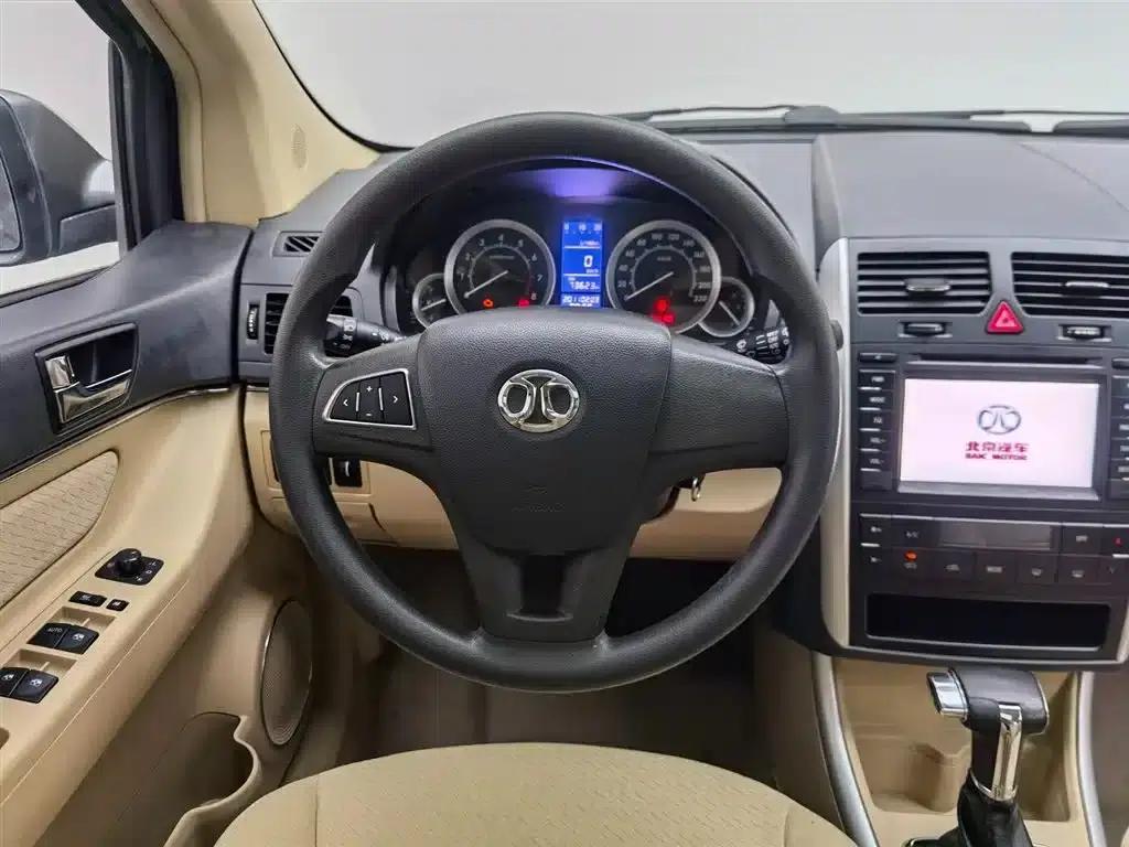 Beijing Automotive E-Series 2012 Hatchback 1.5L Automatic Comfort Edition — миниатюра 14