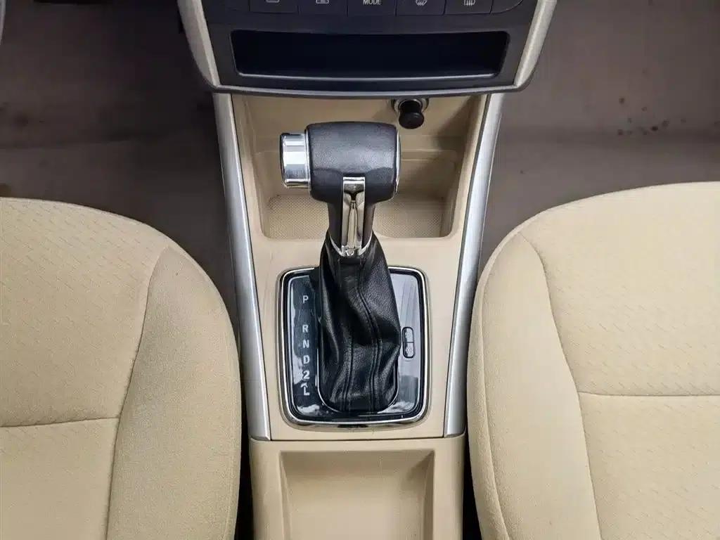 Beijing Automotive E-Series 2012 Hatchback 1.5L Automatic Comfort Edition — миниатюра 15