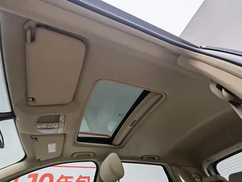 Beijing Automotive E-Series 2012 Hatchback 1.5L Automatic Comfort Edition — миниатюра 21