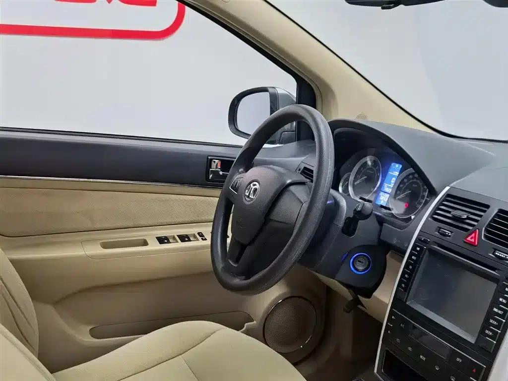 Beijing Automotive E-Series 2012 Hatchback 1.5L Automatic Comfort Edition — миниатюра 23