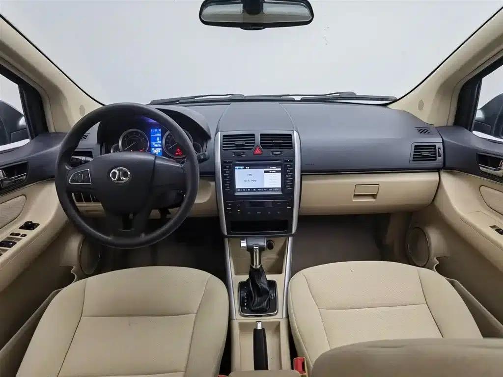 Beijing Automotive E-Series 2012 Hatchback 1.5L Automatic Comfort Edition — миниатюра 24