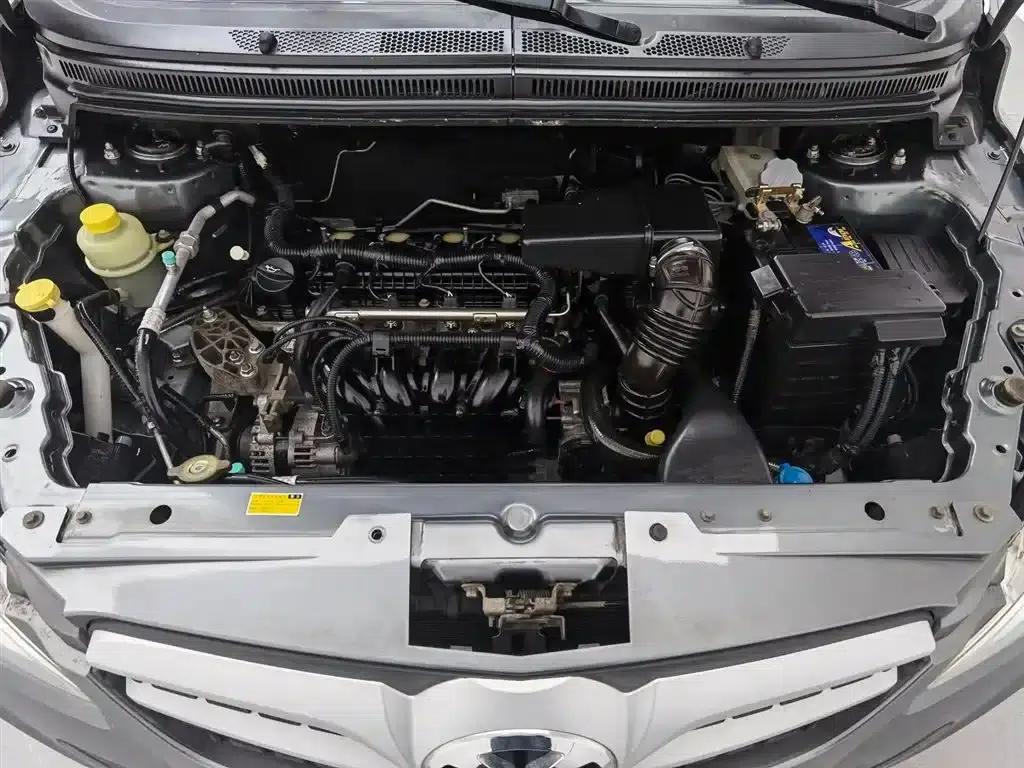 Beijing Automotive E-Series 2012 Hatchback 1.5L Automatic Comfort Edition — миниатюра 7