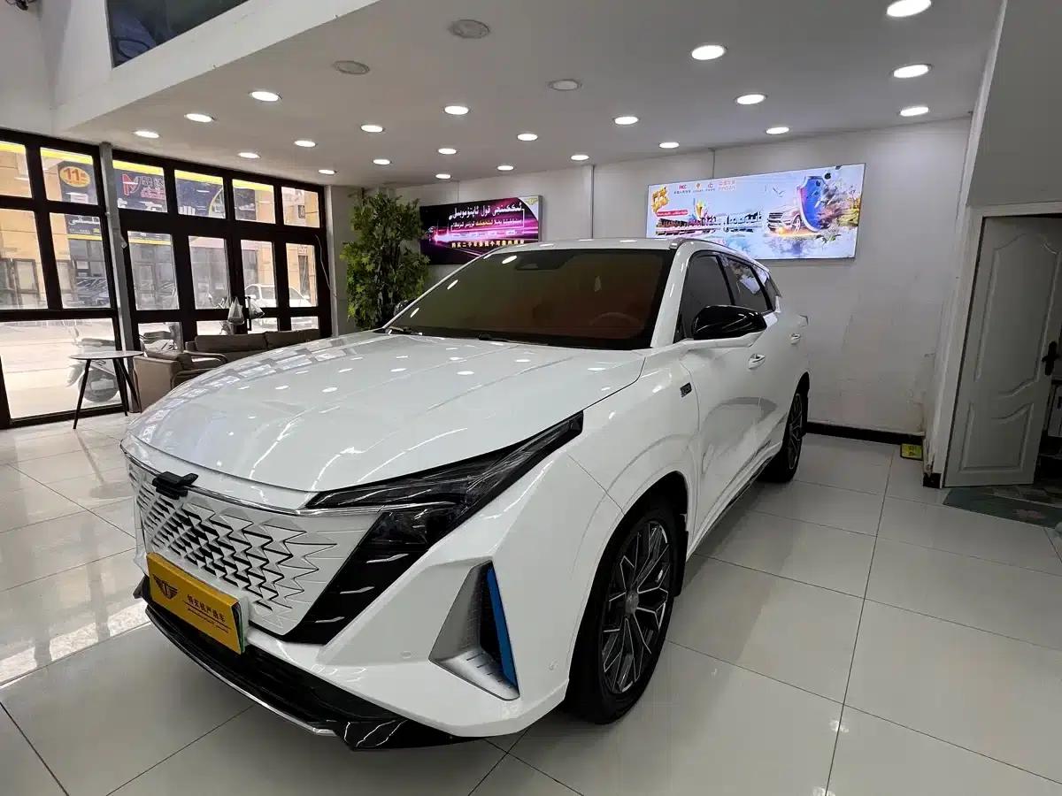 Changan Oushang Z6 New Energy 2022 Blue Whale iDD 150KM Flagship PLUS Smart Parking Edition — миниатюра 1